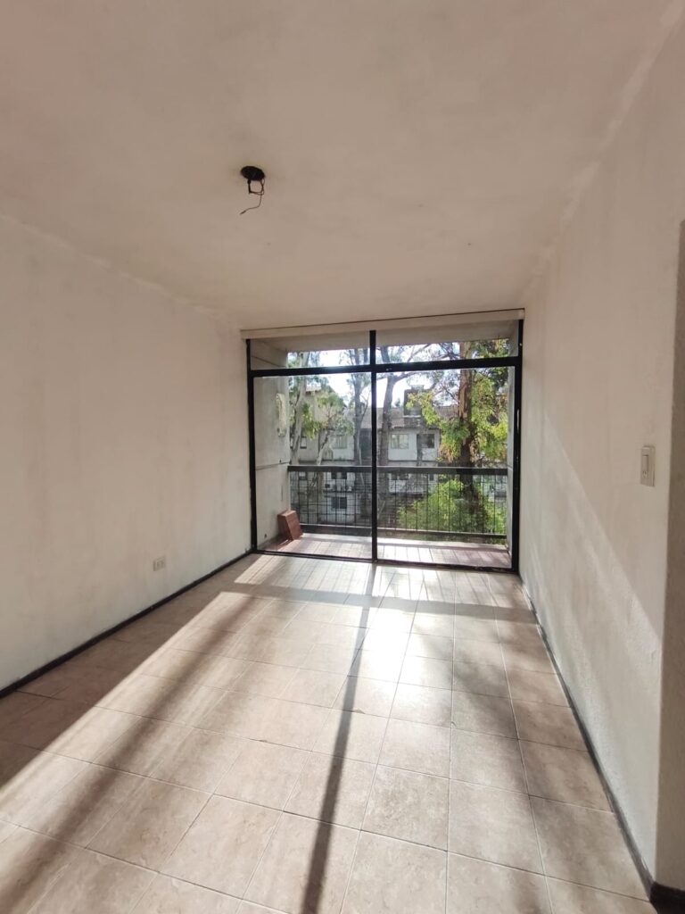 Departamento 3 ambientes Ciudad Jardín sobre Wernicke